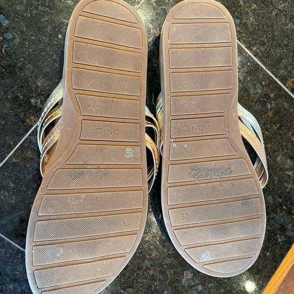 Vionic Women's Stylish Tan and Silver Sandals - Picture 2 of 2